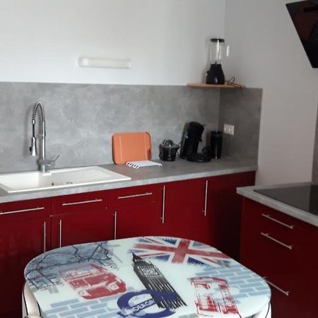 Triplex Tout Confort, Plein Centre Ville Bauge En Anjou Buitenkant foto