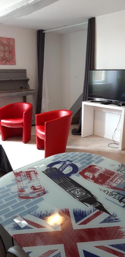 Triplex Tout Confort, Plein Centre Ville Bauge En Anjou Buitenkant foto